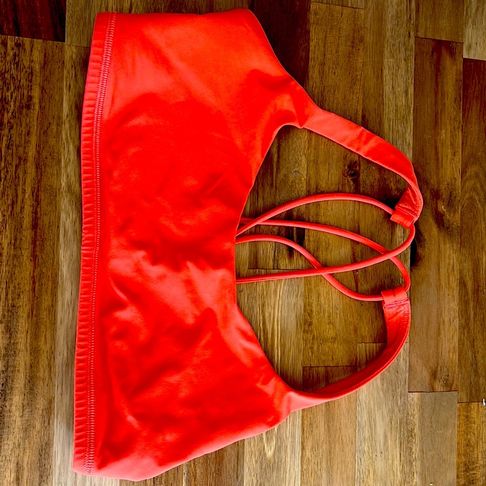 EUC Lululemon Free to Be Sports Bra, Size 8